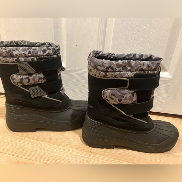 Boy’s Lands End snow boots 6 - Picture 4 of 8